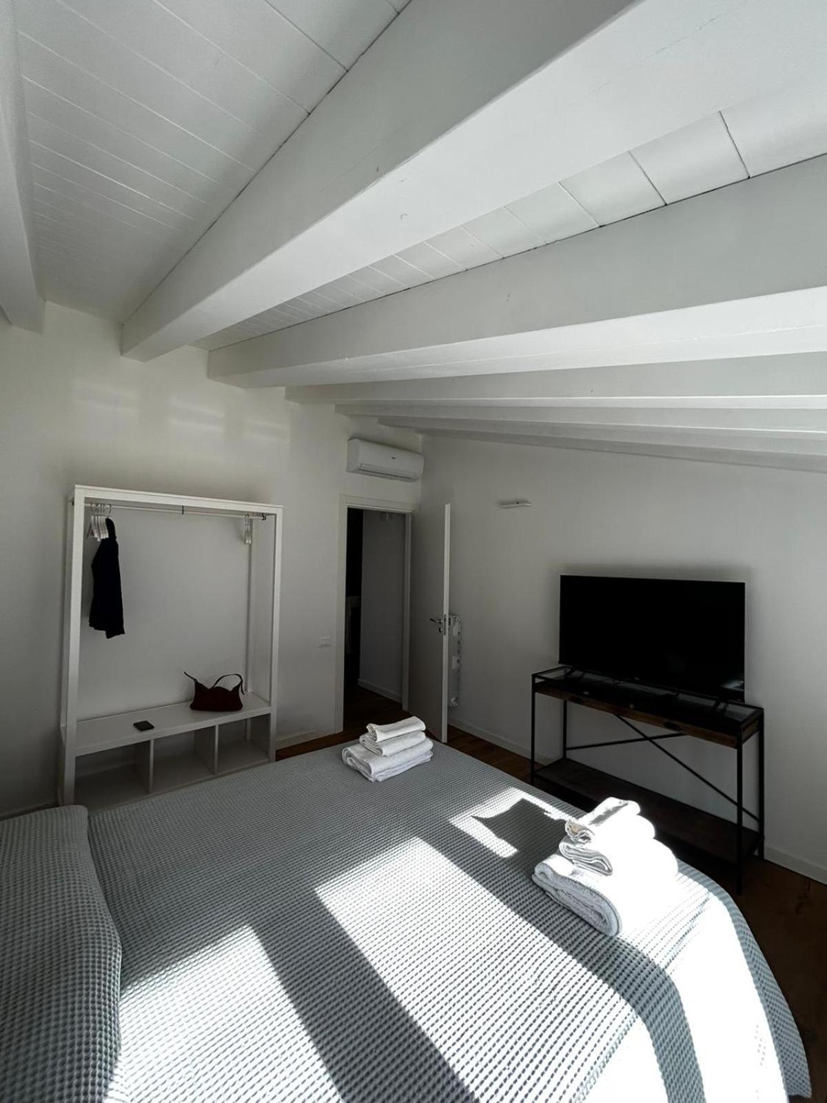 Waterfront Balcony I Grani 5 Resort Grand Suite Livorno Ngoại thất bức ảnh